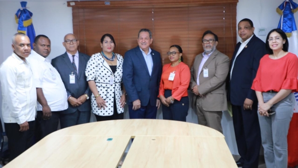 Comisión de miembros cooperativas y comerciantes visitan Promipyme